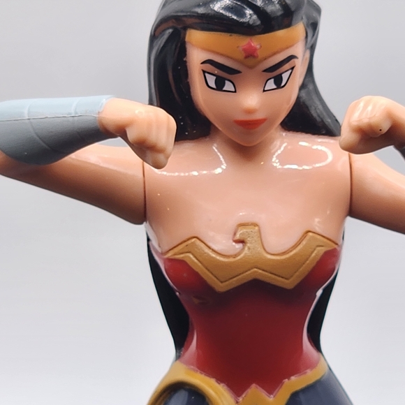 DC Comics Wonder Woman 4in Justice League 2017 Burger King Action Figure - Picture 4 of 4